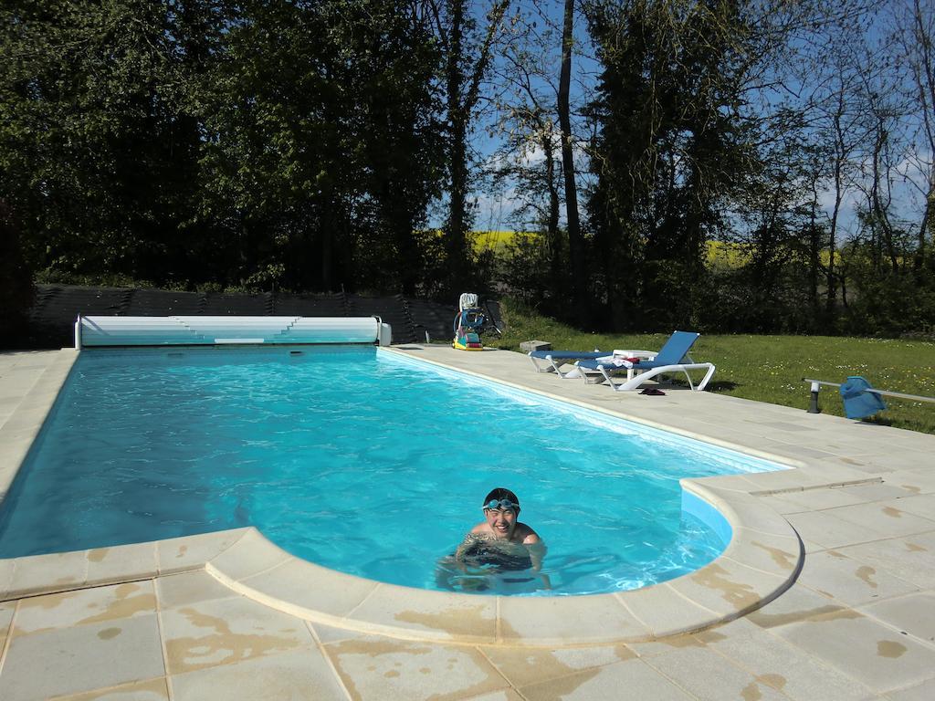 La Petite Varenne Turny Bagian luar foto