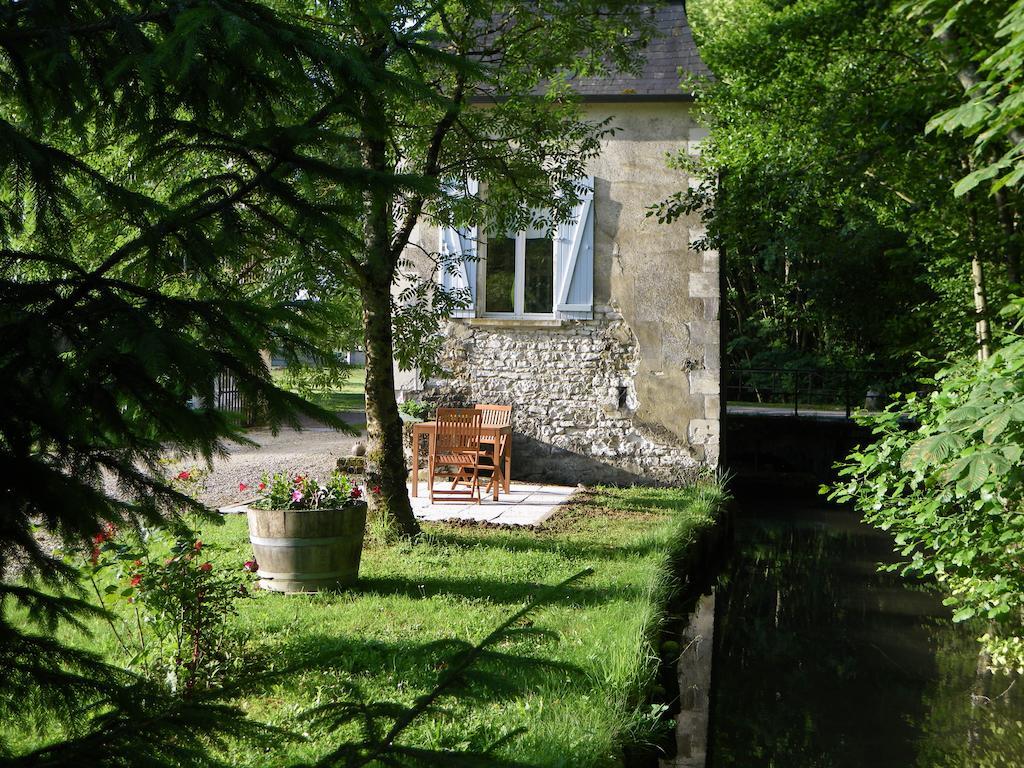 La Petite Varenne Turny Bagian luar foto