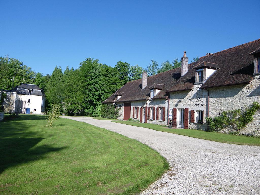 La Petite Varenne Turny Bagian luar foto